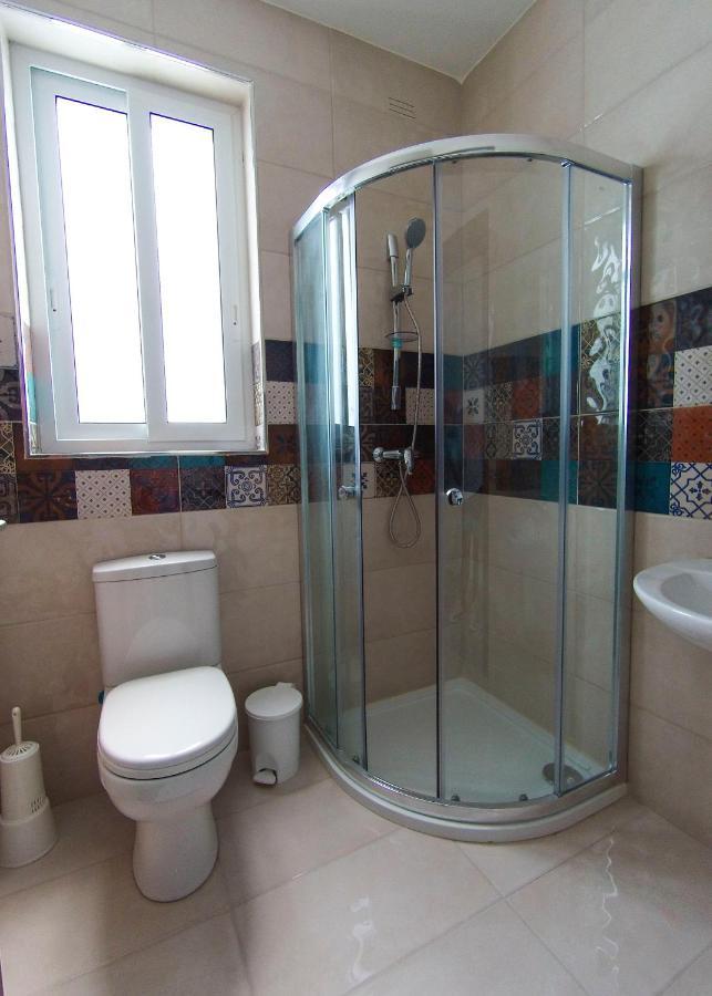 F12 Room 1, Private Room Two Single Beds Shared Bathroom In Shared Flat Msida Extérieur photo