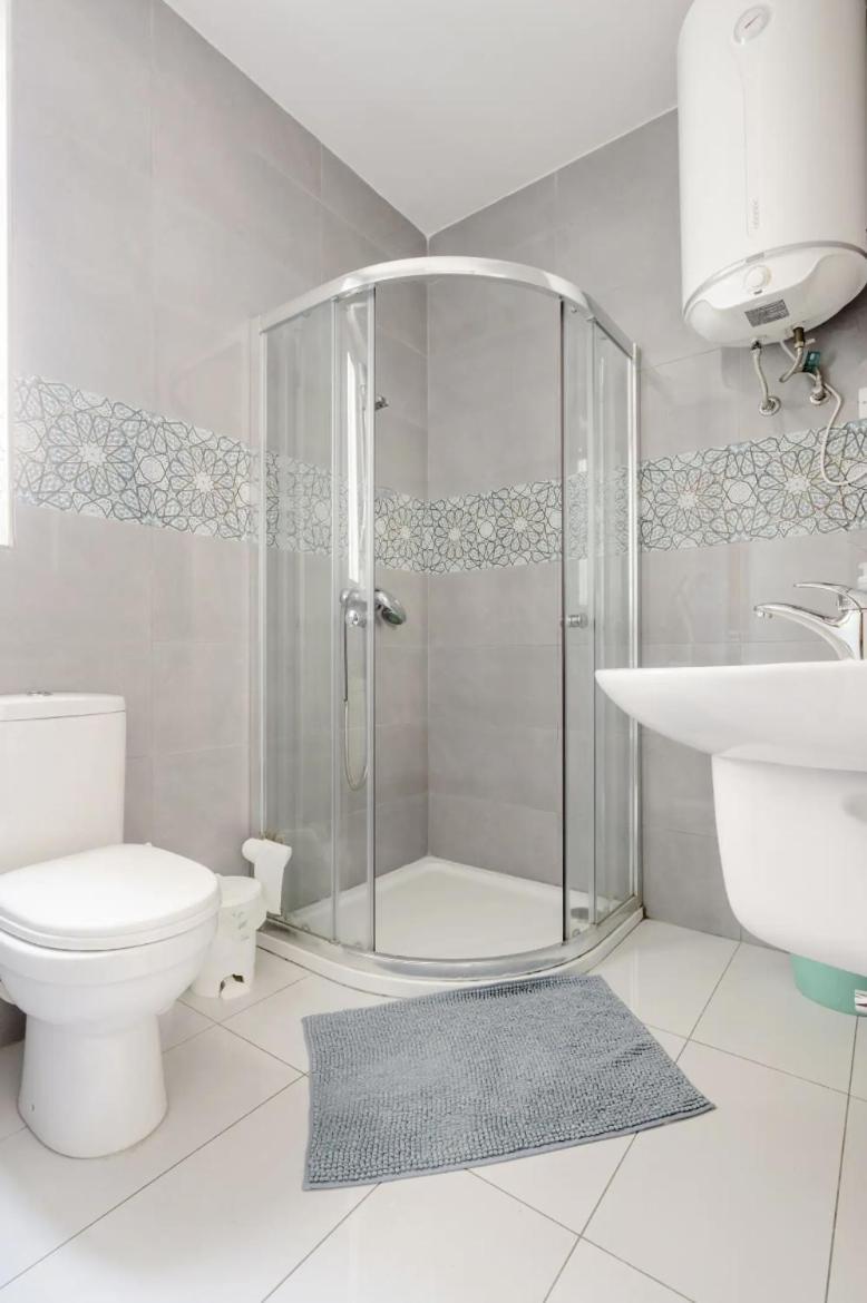 F12 Room 1, Private Room Two Single Beds Shared Bathroom In Shared Flat Msida Extérieur photo